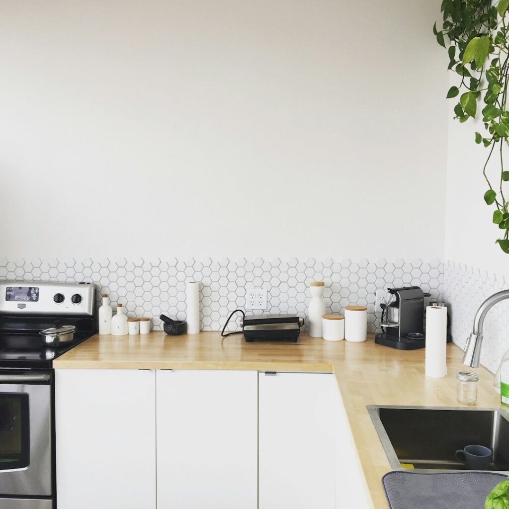 transitional-modern kitchen